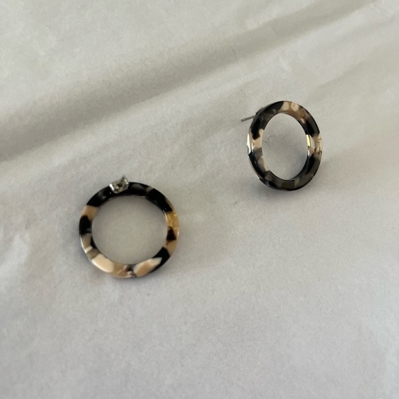 Machete Earrings - Picture 2 of 3